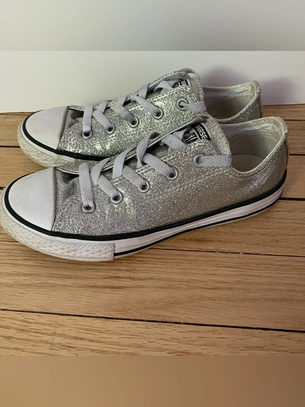 Converse All Star Chuck Taylor Sneaker Youth 2 Shoes Silver Glitter Low Top Fun